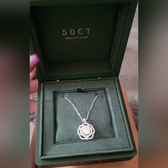 925 Sterling Silver certified 2ct Moissanite diamond pendant necklace - Picture 3 of 8